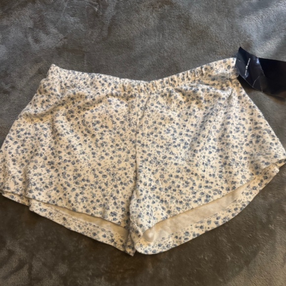Brandy Melville blue floral shorts - Picture 1 of 1